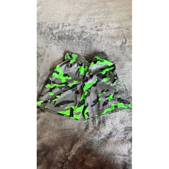 Other - Under Armour Green Camo Shorts 4T
